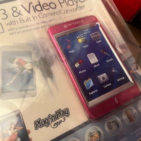 Riptunes 8GB MP3 and Video Player MP-2128 PINK Built In Camera/Camcorder open bo - Picture 6 of 6